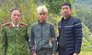 Xe máy để ven đường, thanh niên đi qua 'tiện tay' lấy trộm