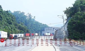 Bộ Xây dựng kiểm soát chặt nhiều tuyến vận tải trọng điểm để chống buôn lậu dịp Tết 2026