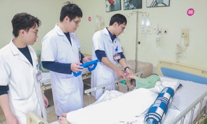 Đau đầu kéo dài, người phụ nữ dần yếu tay chân, bác sĩ phát hiện mắc bệnh hiếm