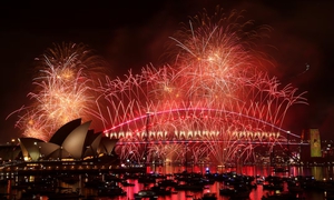 Pháo hoa thắp sáng các thành phố trên khắp Australia