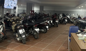 Cấm xe điện ở chung cư mini: Người bán xe, người chuyển trọ vì… không biết để đâu