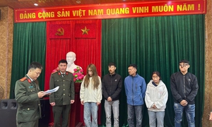 Khởi tố 5 đối tượng mua bán, thu thập trái phép thông tin tài khoản ngân hàng