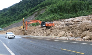 Vì sao phải tiếp tục tổ chức giao thông tạm thời trên cao tốc La Sơn - Hòa Liên?