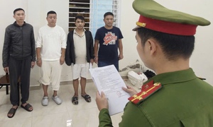 Người đàn ông ngoại quốc bị 'giam lỏng' trong khách sạn vì khoản nợ 100.000 tệ