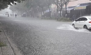 Miền Trung sắp hứng 2 đợt mưa lớn