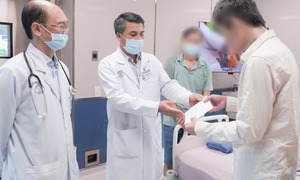 Bệnh nh&#226;n gh&#233;p phổi đầu ti&#234;n ở ph&#237;a Nam xuất viện trong t&#236;nh trạng khỏe mạnh