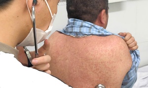 Nhiều người lớn mắc sởi biến chứng nặng
