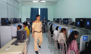 Công an Ninh Thuận tổ chức kỳ sát hạch lái xe đầu tiên