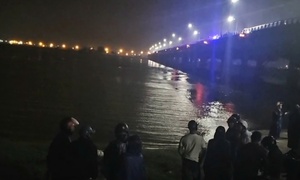 Xót xa mẹ cùng con nhỏ tử vong trên sông Hương