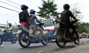 Vì sao phải xây dựng tiêu chuẩn khí thải riêng cho ô tô, xe máy ở Hà Nội và TPHCM?