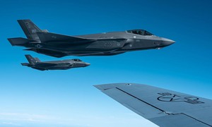 F-35 của Mỹ mang vũ khí ở 'chế độ quái thú' bị giảm khả năng tàng hình