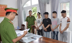 Khởi tố nhóm thanh thiếu niên dùng ná cao su đuổi đánh người giữa phố