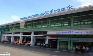 Đình chỉ cán bộ công an xé vé máy bay của du khách ở sân bay Phú Quốc