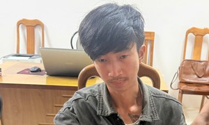 Thanh niên giấu ma túy trong gấu quần, bỏ chạy khi phát hiện CSGT
