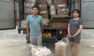Giám đốc cùng chị gái buôn bán hơn 55.000 bao thuốc lá giả trên mạng xã hội