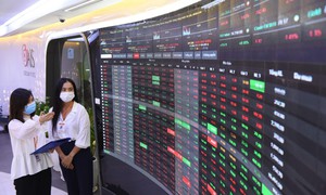 Xu hướng chứng khoán 30/5 nhà đầu tư nín thở chờ vượt đỉnh