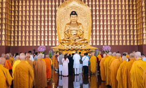 Người dân được chiêm bái xá lợi trái tim Bồ tát Thích Quảng Đức từ ngày 6/5