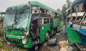 Hai xe khách va chạm trên quốc lộ 14, nhiều người bị thương