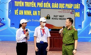 Cảnh báo từ Bộ GD&ĐT: Chiêu trò lôi kéo học sinh mở tài khoản ngân hàng