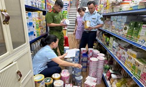 Nghệ An phát hiện và thu giữ gần 200 sản phẩm sữa nhập lậu dành cho trẻ em