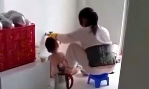 Chửi bới, đe dọa trẻ em có thể bị phạt đến 10 triệu đồng