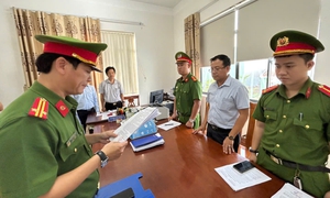 Bắt giam hai cán bộ 'phù phép' xưởng mộc để nâng khống tiền bồi thường