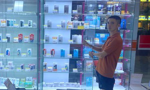 Đột nhập siêu thị Media Mart lúc nửa đêm, gã thanh niên trộm nhiều điện thoại, máy tính xách tay