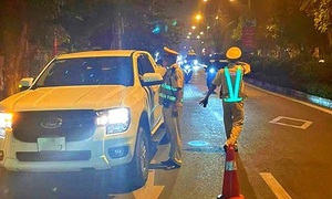 Sau bữa cơm tối, thanh niên bị trừ 4 điểm trên giấy phép lái xe