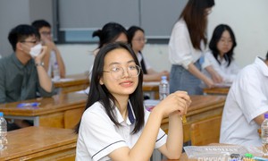 Chuyên gia chia sẻ bí quyết đạt điểm cao Ngữ văn thi tốt nghiệp THPT 2025