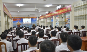 Vùng 4 Hải quân tổ chức tuyên truyền biển, đảo cho hơn 12.000 người