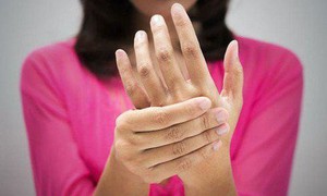 Ai không nên ăn đồ lạnh trong mùa hè, nên dùng gì cho ấm cơ thể?