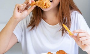 Vì sao ăn thịt gà khiến răng đau lại càng đau thêm?