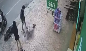 Bắt đối tượng hành hung 2 nữ sinh giữa phố ở Bắc Giang