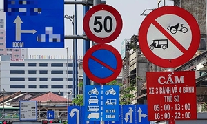 Cả nước có hơn 10.000 biển báo giao thông bất cập: Khó hiểu, khó tránh, dễ bị phạt