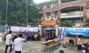 Hàng nghìn sinh viên tham gia 'tiếp sức mùa thi' ở TPHCM