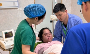 Chồng được nghỉ chăm vợ sau sinh: Không chỉ là chế độ, còn là yêu thương