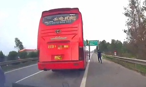 Dừng xe đón khách trên cao tốc Nội Bài - Lào Cai, tài xế đối mặt án phạt hàng chục triệu đồng
