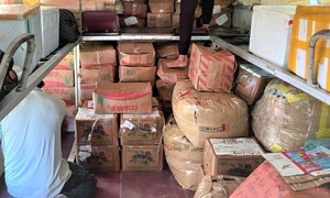 Bí mật bên trong thùng hàng trên xe khách