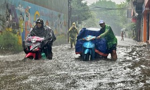 Miền Bắc tiếp tục mưa dông, cục bộ có nơi mưa rất lớn