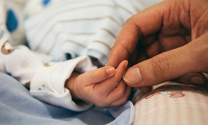 Vụ bé 3 tháng tuổi bị xâm hại: Kẻ xấu có thể đối mặt hình phạt nào?