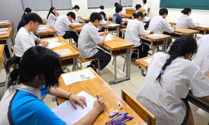 Đề thi tốt nghiệp THPT 2025 khó bất thường: Vì sao cần đánh giá lại?