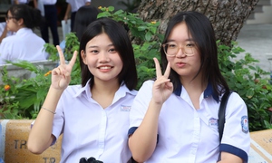 Hơn 76.000 thí sinh tại TPHCM làm thủ tục thi vào lớp 10