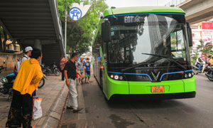 Hà Nội chuyển toàn bộ xe buýt sang xe điện, không khí sẽ trong lành?