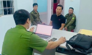 Mâu thuẫn tình cảm, gã đàn ông mang dao nhiều lần dọa sát hại bạn gái