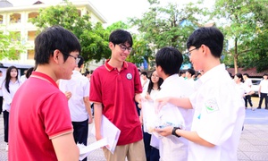 Học sinh Hà Nội tự tin 'khai màn' môn Ngữ văn, khởi động kỳ thi vào lớp 10