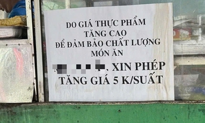 Nhiều quán ăn tăng giá, nhân viên văn phòng quay lại thói quen mang cơm đi làm