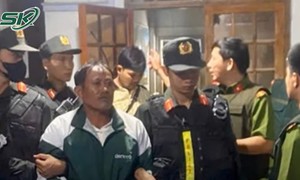 Bắt gã chồng hành hung vợ, bắn Trung tá công an trọng thương rồi ôm con cố thủ