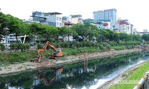 Hà Nội gấp rút 'thay áo' cho đôi bờ sông Tô Lịch