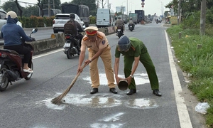 TP Hồ Chí Minh: Xác minh đối tượng phun sơn dòng chữ 'bắn tốc độ' trên đường Lê Quang Đạo