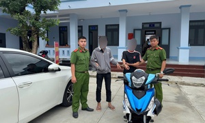 Bắt gọn 2 thanh niên cướp giật tài sản của người đi đường
